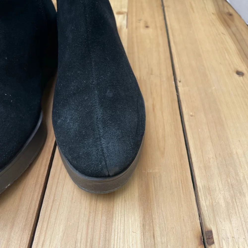 Lucky Brand step out